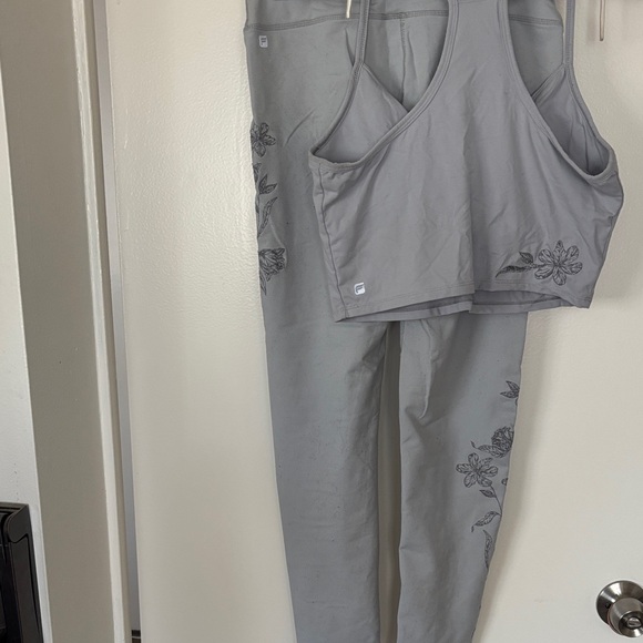 Tablets Gray Floral Women's Athletic Set - Picture 2 of 13